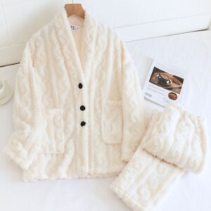 Pyjama chaud de couleur blanche 